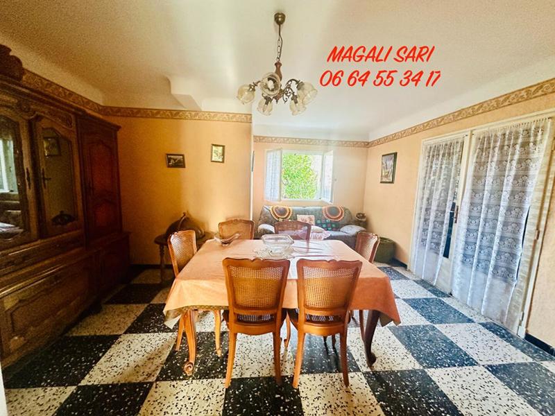 Maison - 162 m² - 9 pièces