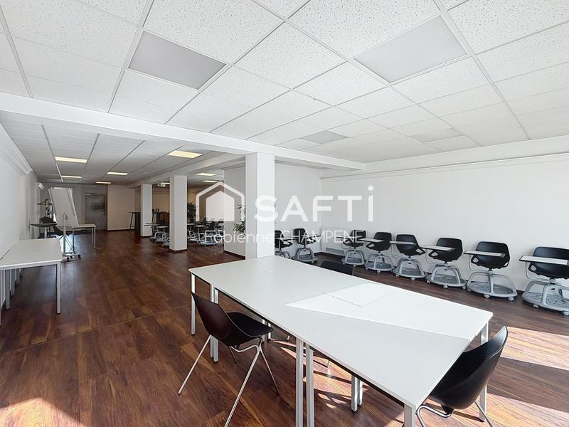 Local commercial - 106 m² - 1 pièce