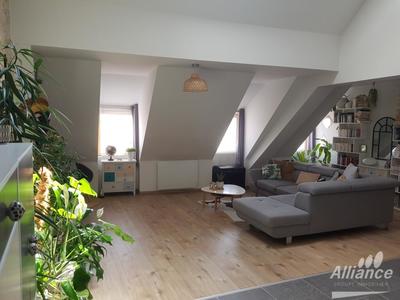 Appartement - 90 m² - 4 pièces