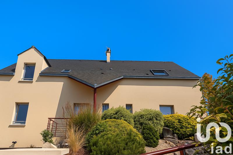 Maison - 207 m² - 8 pièces