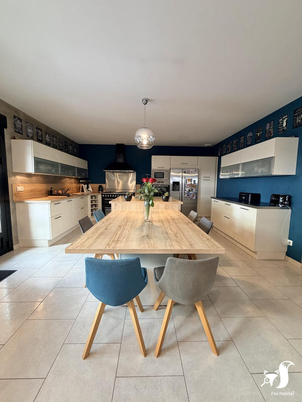 Maison - 214 m² - 6 pièces