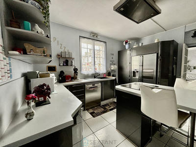 Maison - 96 m² - 5 pièces