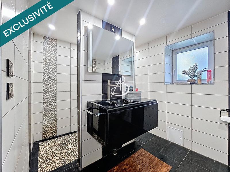 Maison - 240 m² - 8 pièces