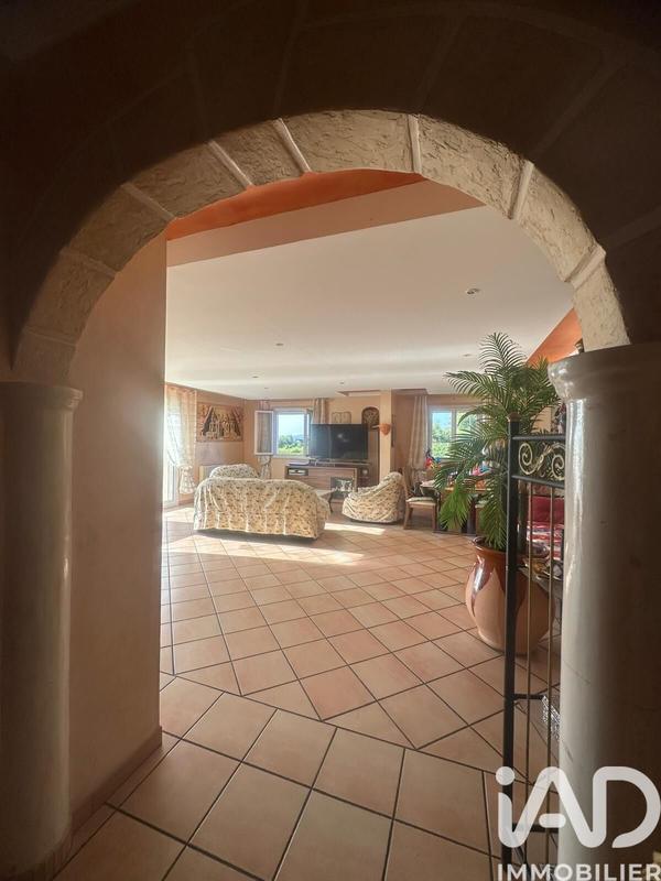 Maison - 295 m² - 12 pièces