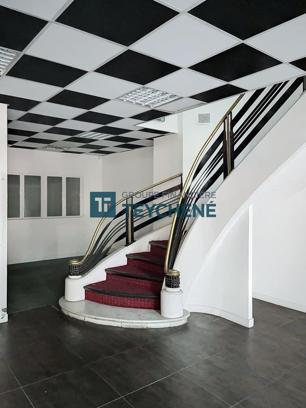 Local commercial - 235 m²