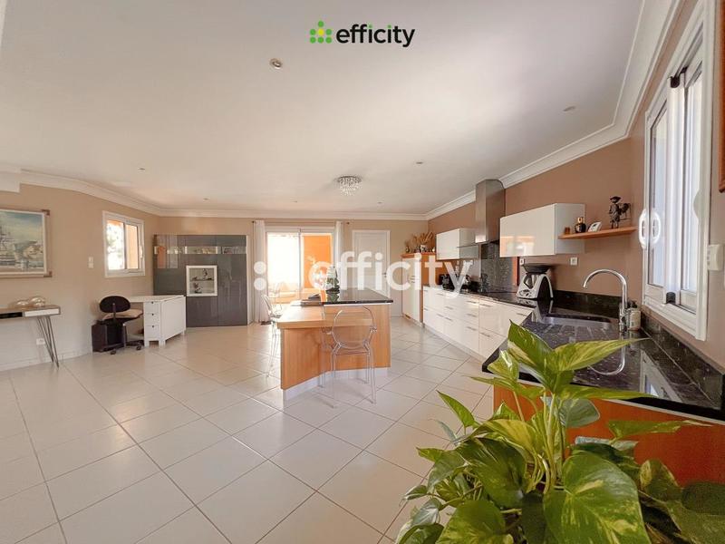 Maison - 170 m² - 5 pièces