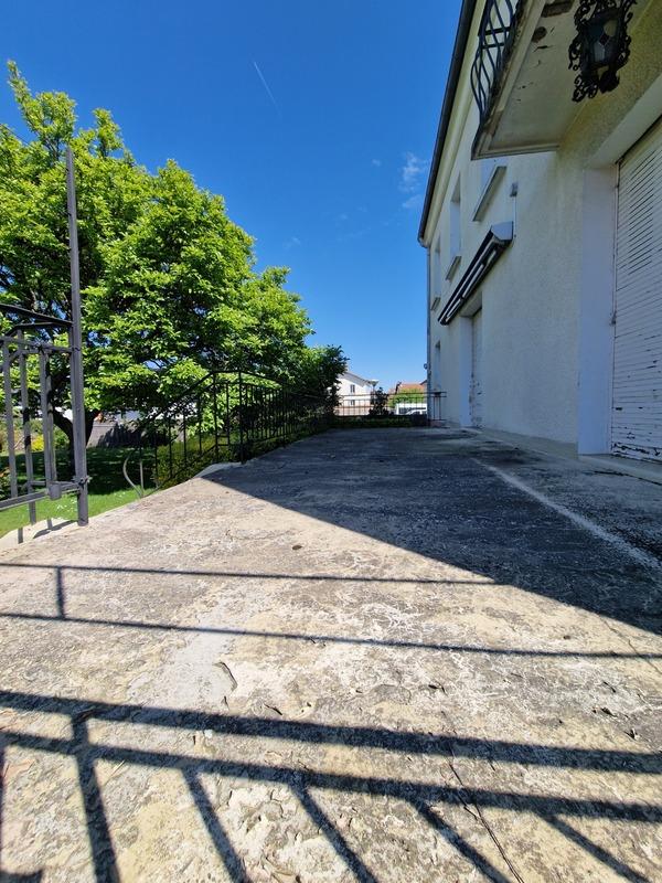 Maison bourgeoise - 300 m² - 10 pièces