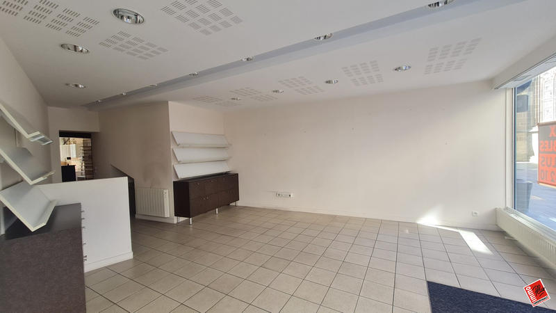 Local commercial - 75 m² - 4 pièces