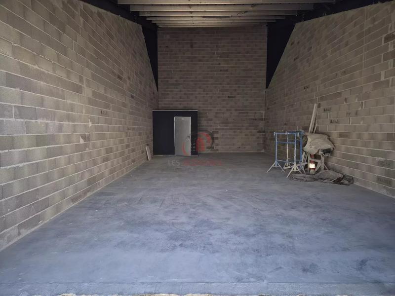 Local d'activités - 100 m² - 1 pièce