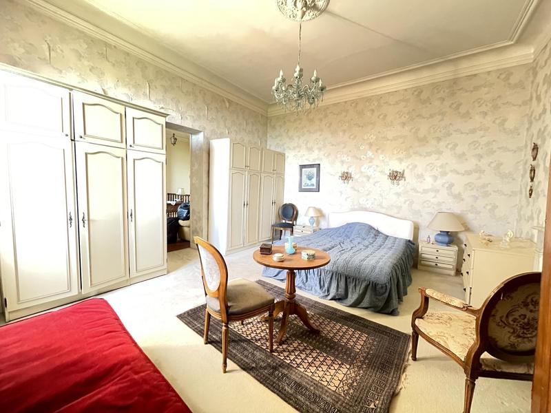 Appartement - 135 m² - 6 pièces