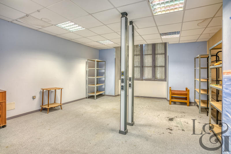 Maison - 597 m² - 12 pièces