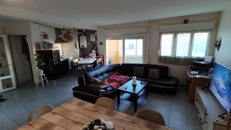 Appartement - 85 m² - 5 pièces