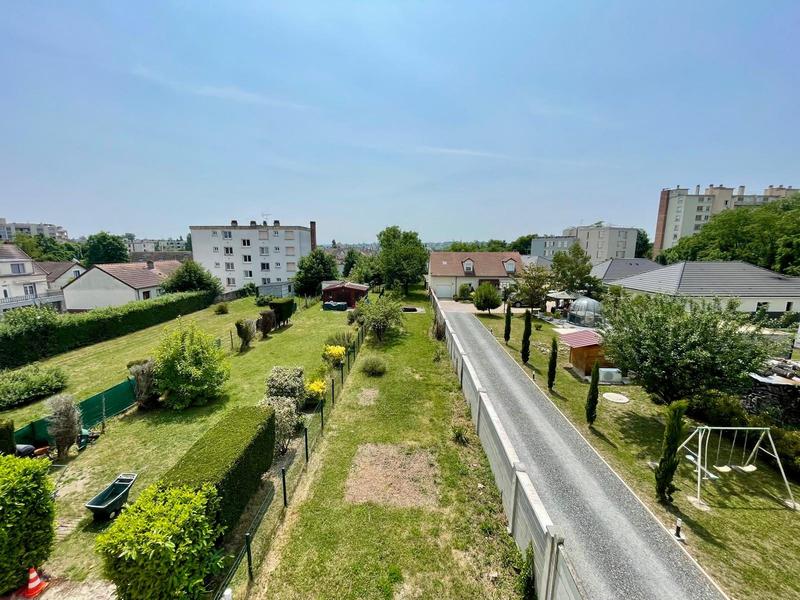 Appartement - 98 m² - 4 pièces