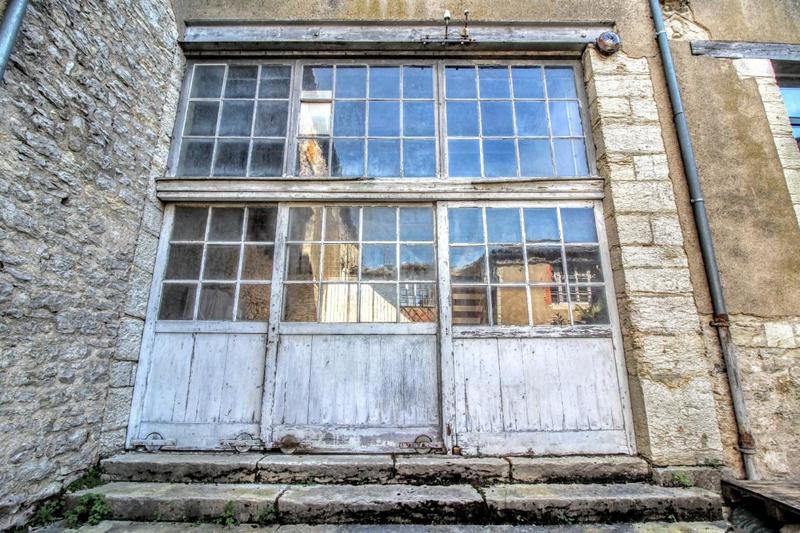 Maison - 610 m² - 2 pièces