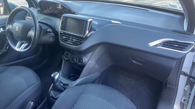 Peugeot 208 1.2 PureTech 82 Signature