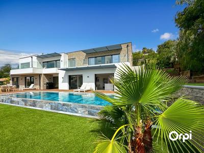 Villa - 242 m² - 5 pièces