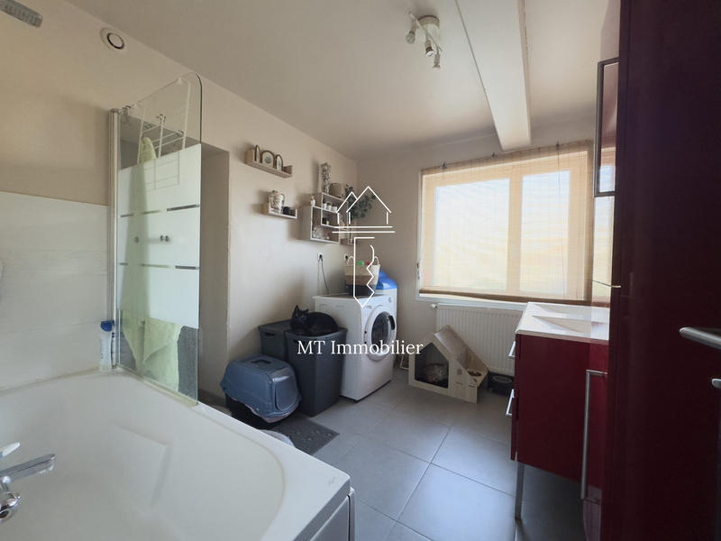 Maison - 215 m² - 9 pièces