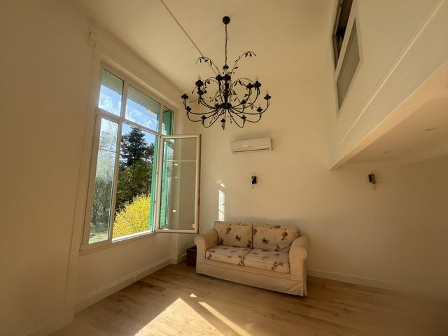 Loft - 124 m² - 4 pièces