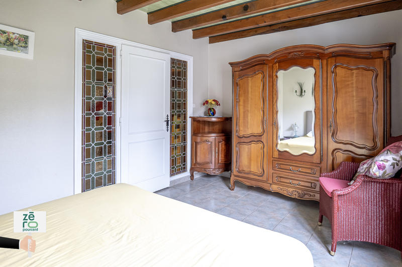 Maison - 240 m² - 10 pièces