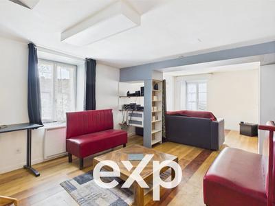 Maison - 275 m² - 10 pièces