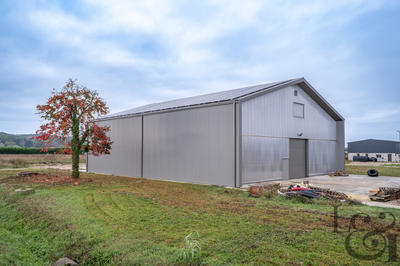 Maison - 1 039 m² - 2 pièces