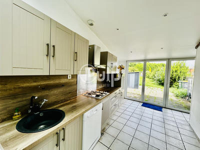 Maison - 95 m² - 5 pièces