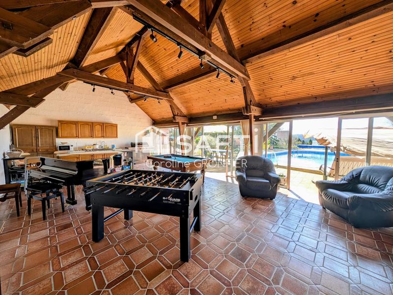 Maison - 323 m² - 11 pièces