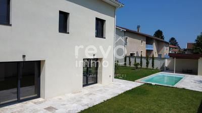 Villa - 240 m² - 5 pièces