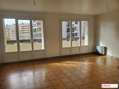 Appartement - 81 m² - 3 pièces