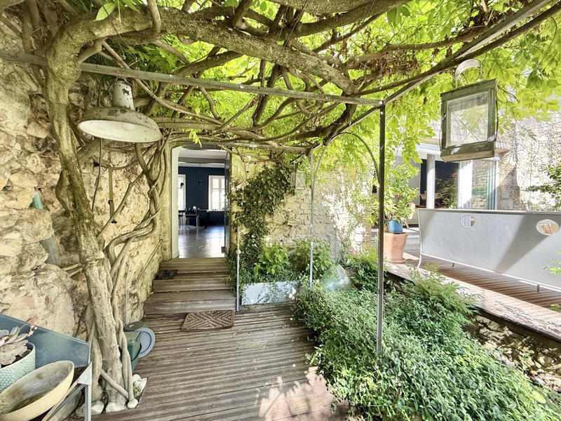 Maison - 240 m² - 10 pièces