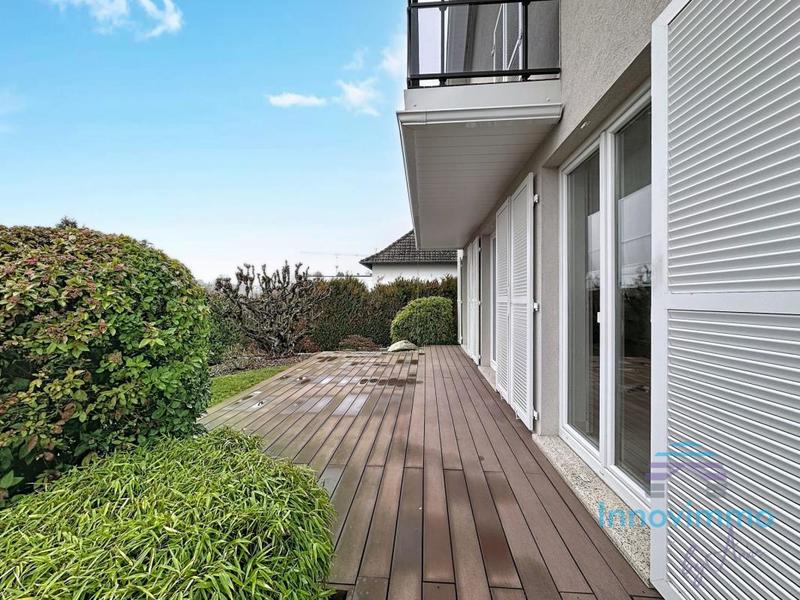 Villa - 216 m² - 8 pièces