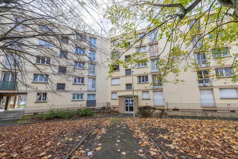 Studio - 30 m² - 1 pièce