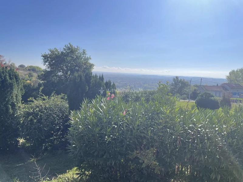 Maison - 98 m² - 10 pièces