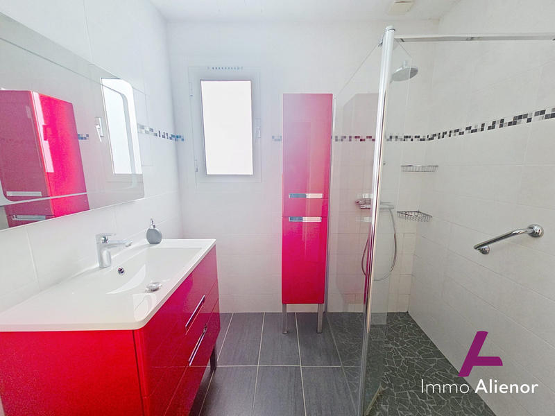 Maison - 102 m² - 4 pièces