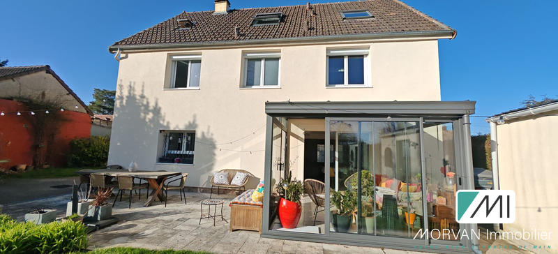 Maison - 175 m² - 9 pièces