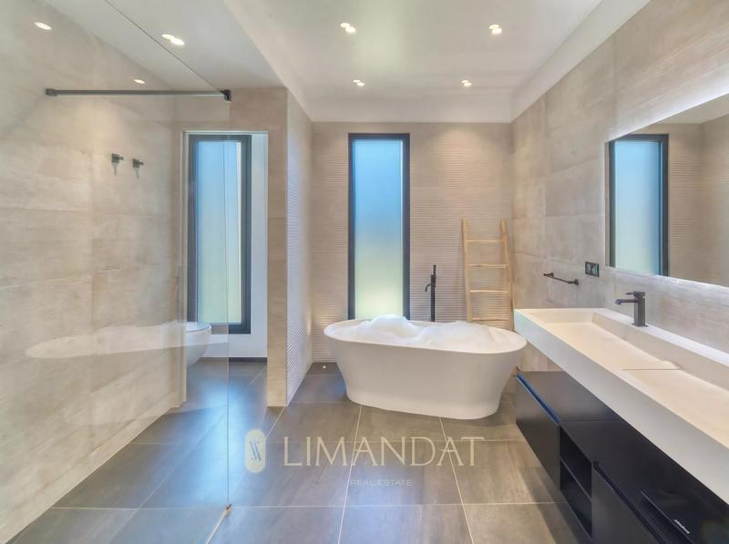 Villa - 650 m² - 17 pièces