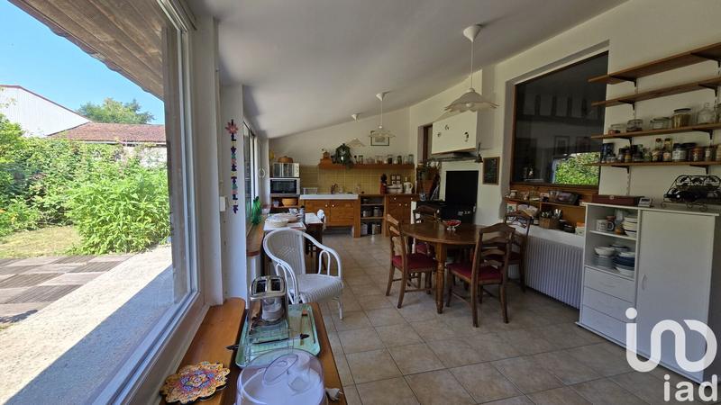 Maison - 223 m² - 8 pièces