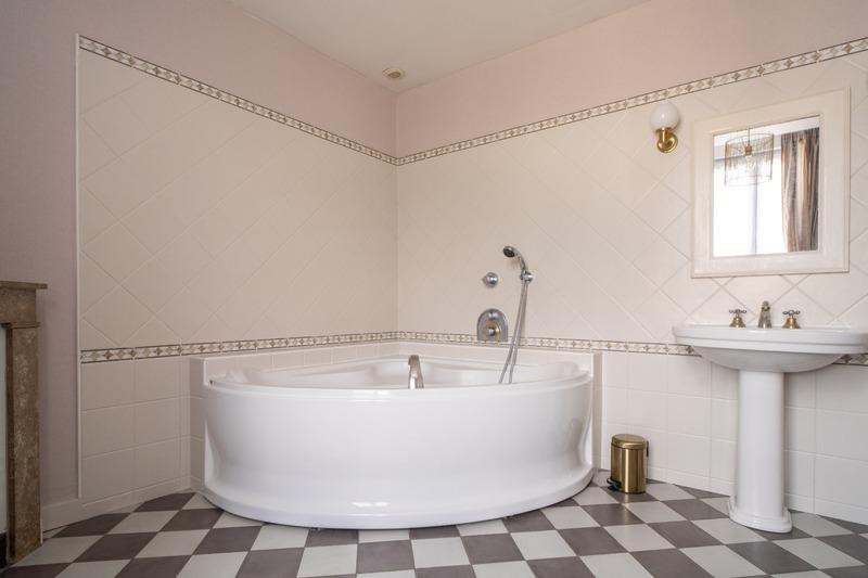 Maison - 227 m² - 10 pièces