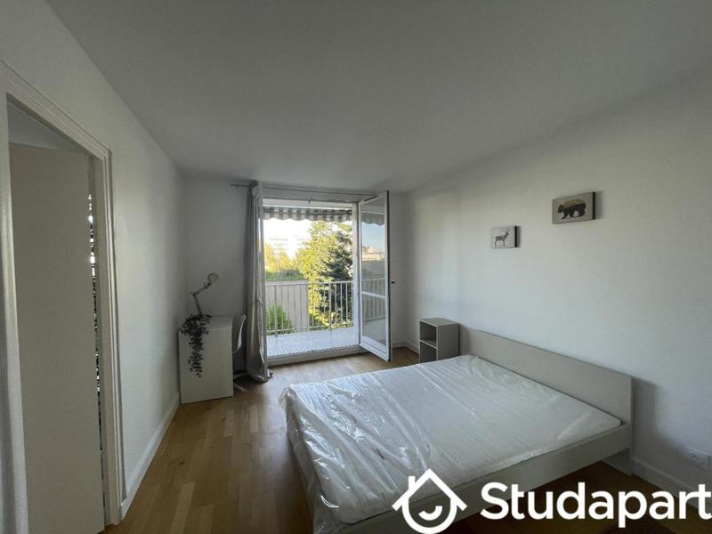 Chambre - 11 m² - 1 pièce