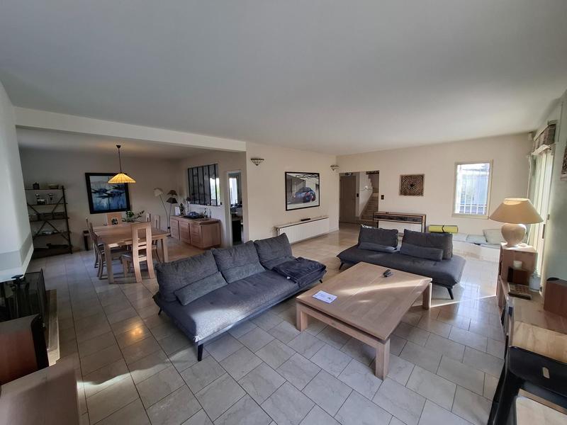 Villa - 203 m² - 6 pièces