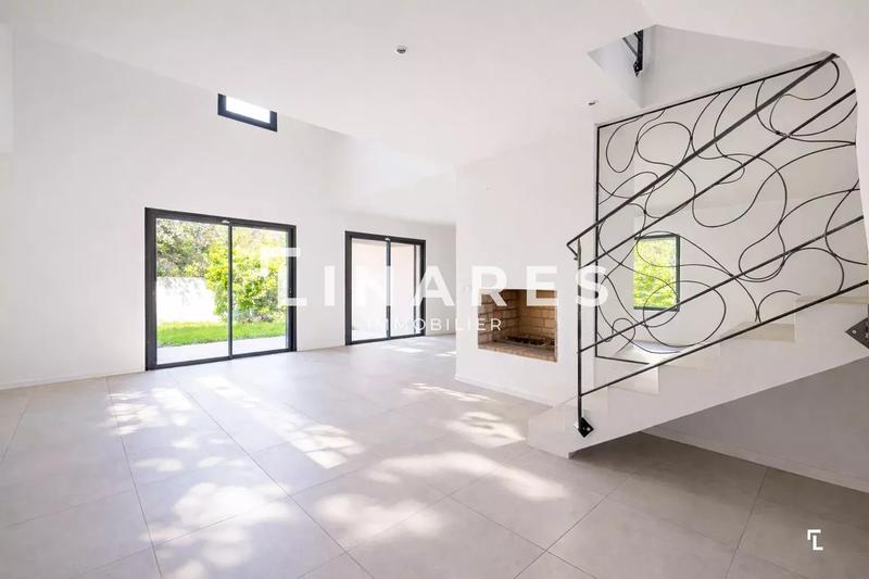 Maison - 185 m² - 5 pièces