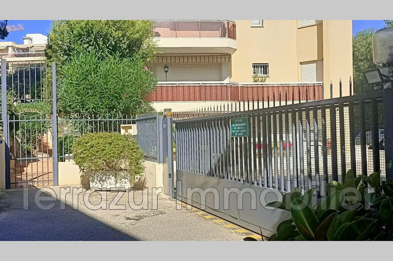 Parking / Garage - 15 m²