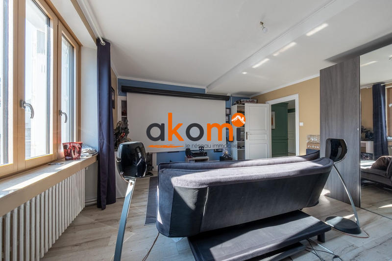 Maison ancienne - 257 m² - 8 pièces