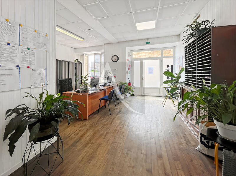 Local commercial - 96 m² - 3 pièces