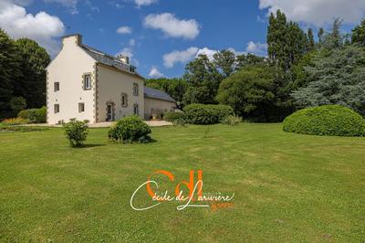 Maison - 223 m² - 8 pièces