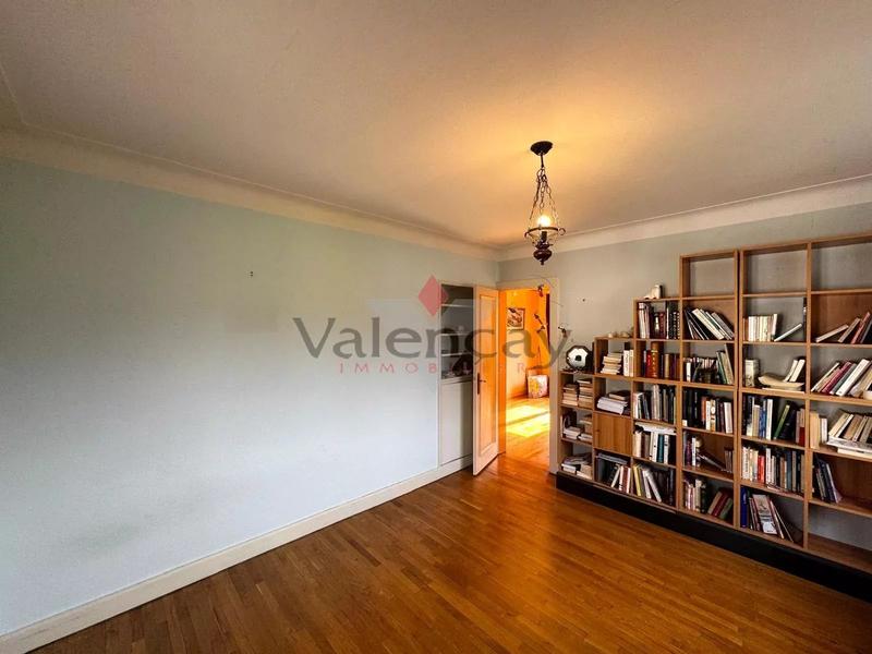 Maison - 215 m² - 8 pièces