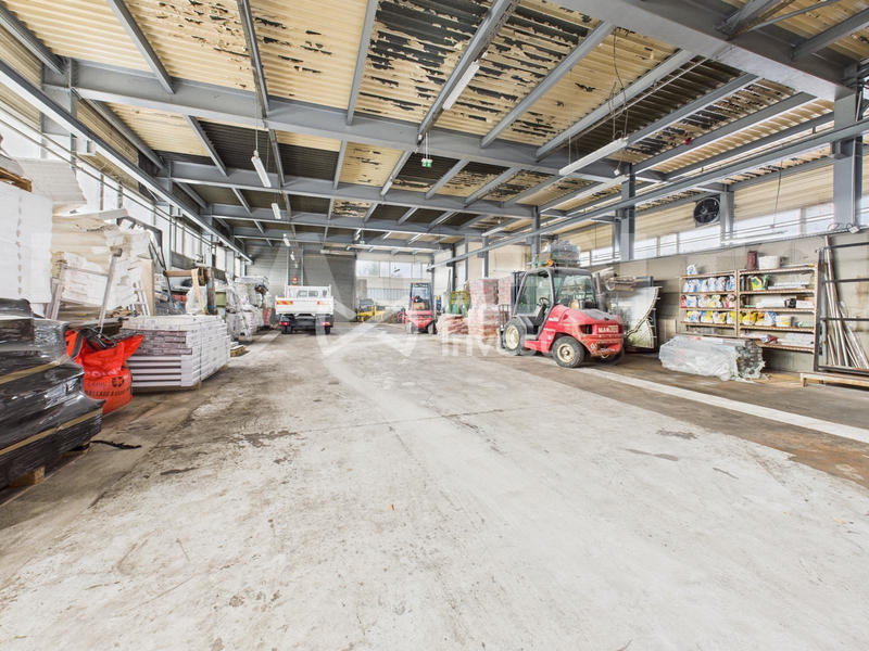 Local commercial - 1 468 m²