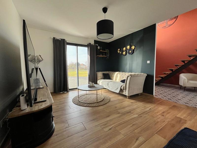 Maison - 195 m² - 9 pièces