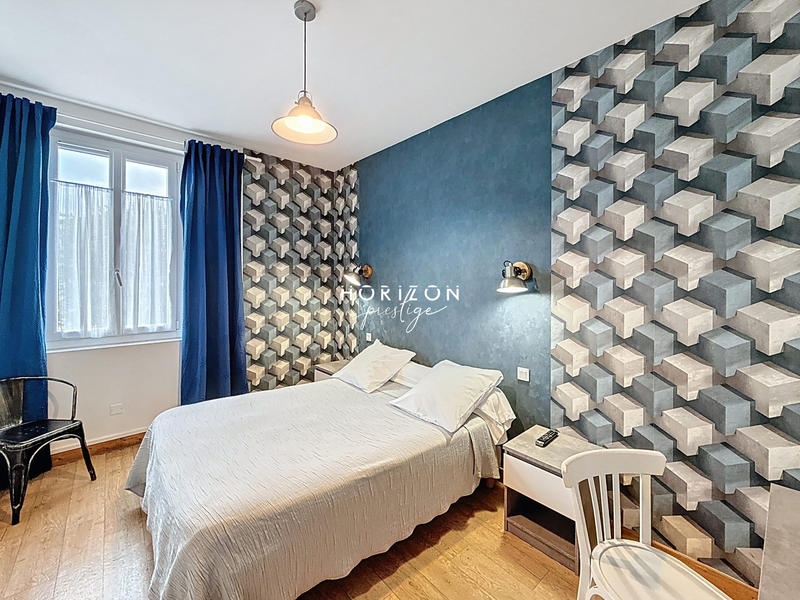 Maison ancienne - 400 m² - 15 pièces