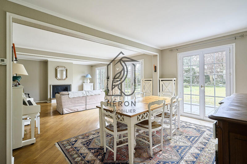 Maison - 137 m² - 6 pièces